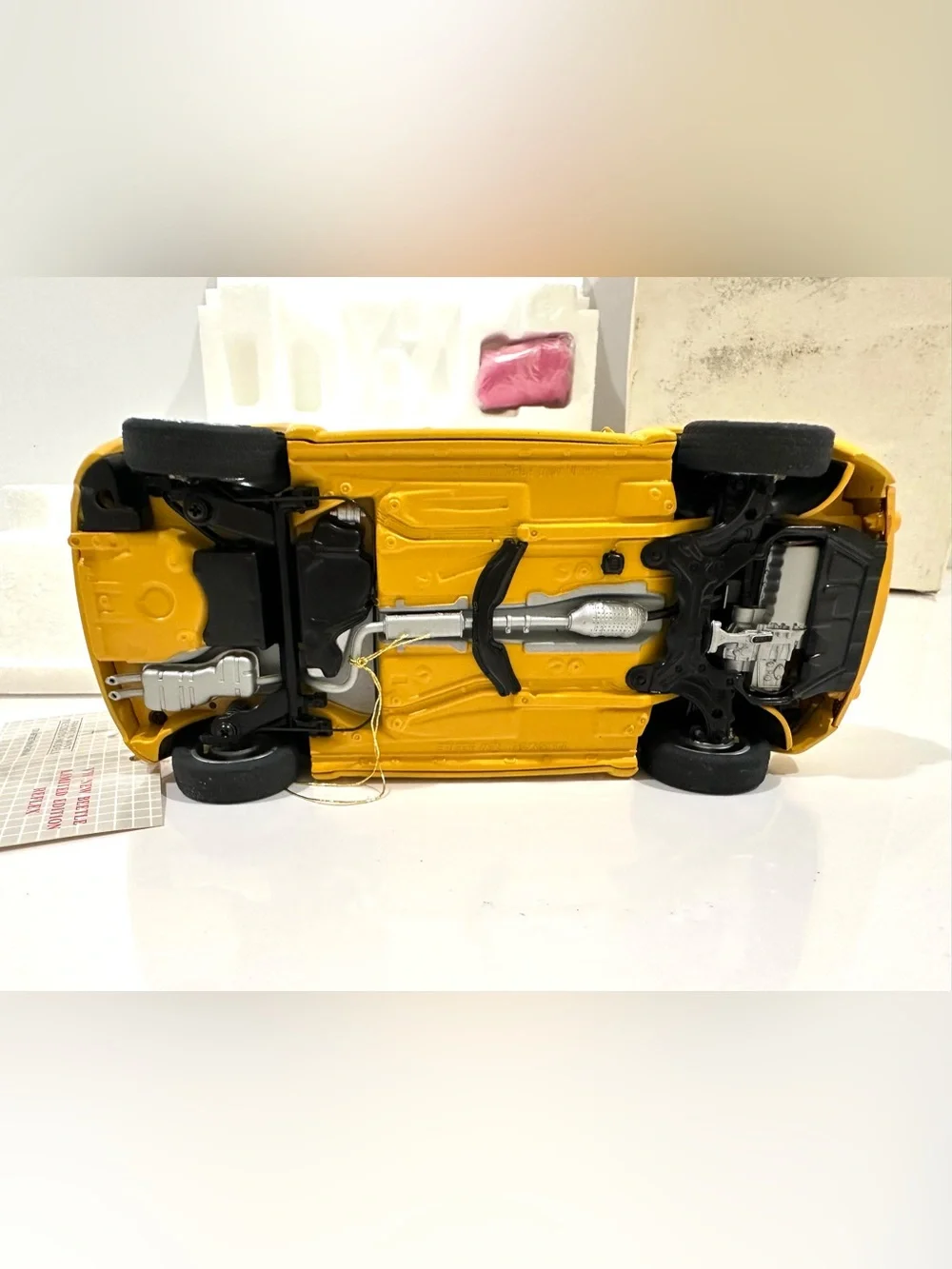 NIB Franklin Mint 2000 Limited Edition Volkswagen New Y2K Beetle Yellow 1:24